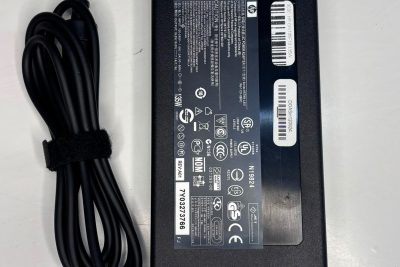 HP OW135F13 Ap13501004 AC ADAPTER LAPTOP 19V 7.1A, 5.5/2.5MM